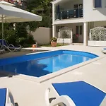 Cozy Apartment Mlini
